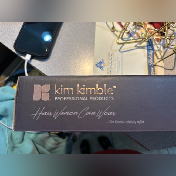 (2) two curling irons brands AMIKA and Kim Kimble - Picture 2 of 4